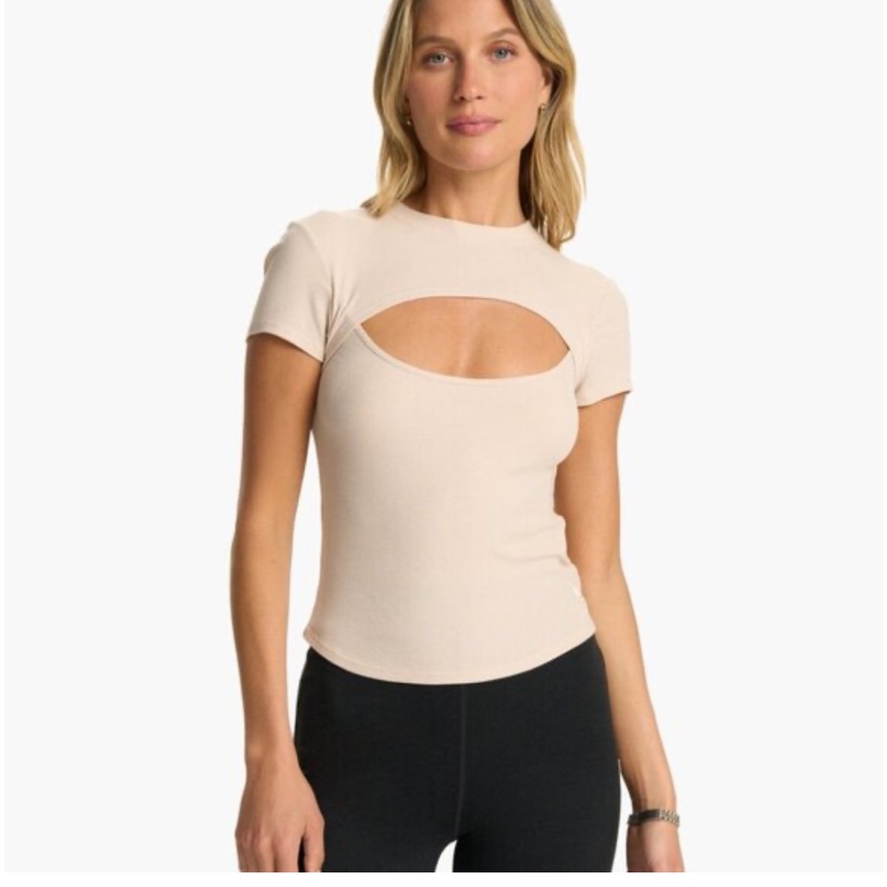 Vuori Cove Cut Out Tee in Dune